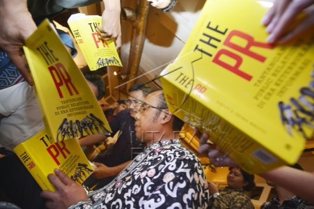  Jurnalistik Antara Jakarta Jumat 136 Diskusi tersebut membedah